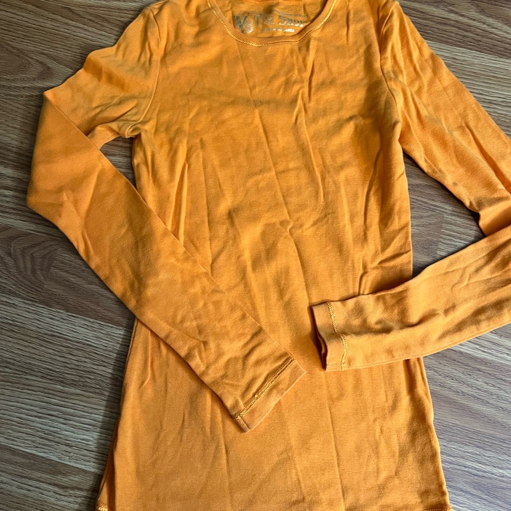 VS Tee Shop size XS like new